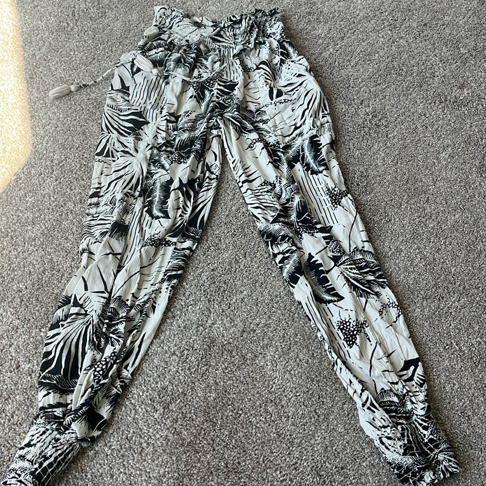 Arie tropical flow pants
